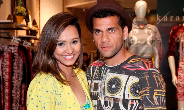 Daniel Alves termina namoro de dois anos