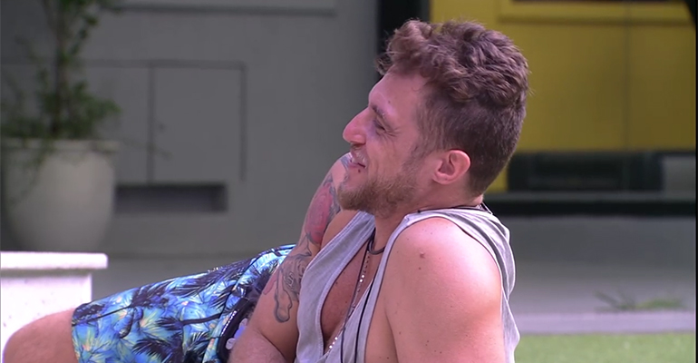Todas querem: gatas do BBB16 partem para cima de Daniel