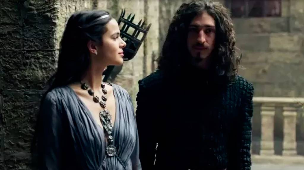 Deus Salve o Rei: Rodolfo tenta beijar Catarina no seu casório