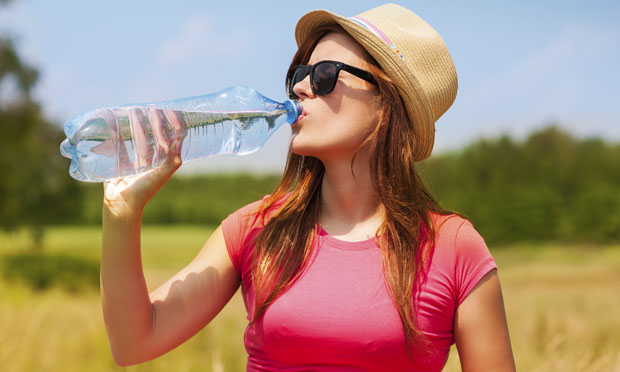 Dieta fácil: emagreça até 3 kg em 1 mês com ajuda de água aromatizada