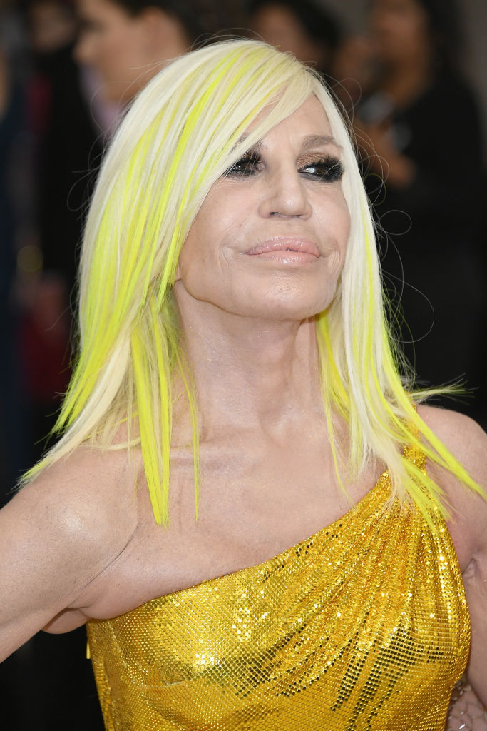 Curiosidades sobre Donatella Versace! #historiadamoda #versace #donate