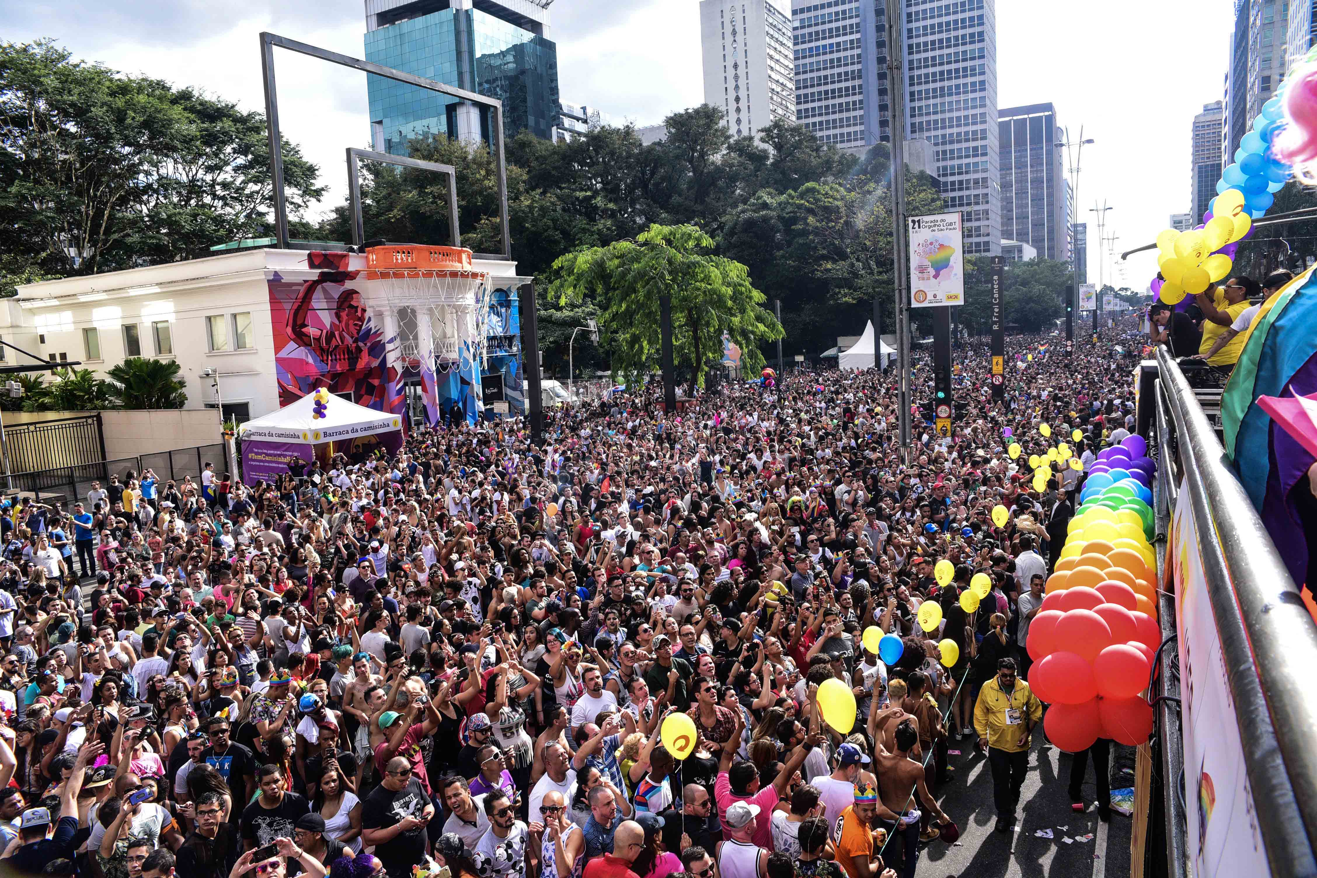 Parada Do Orgulho Lgbt Veja Fotos E Tudo O Que Rolou Em Sp Claudia