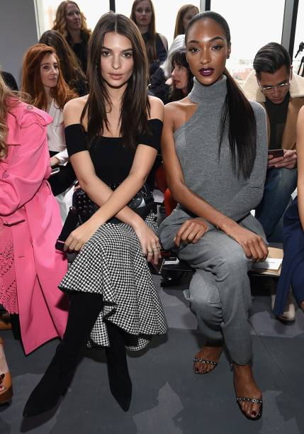 Emily Ratajkowski e Jourdan Dunn no desfile de Michael Kors