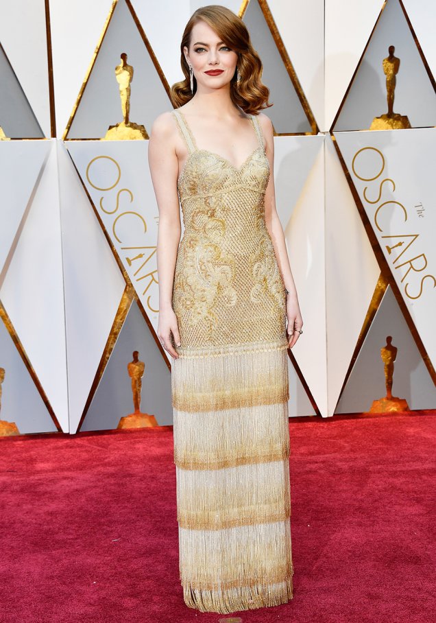 <strong>Emma Stone</strong> veste <strong>Givenchy</strong>.