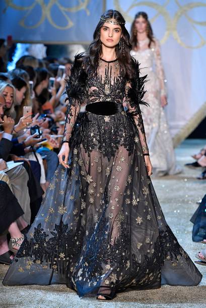 Transparência no desfile Elie Saab