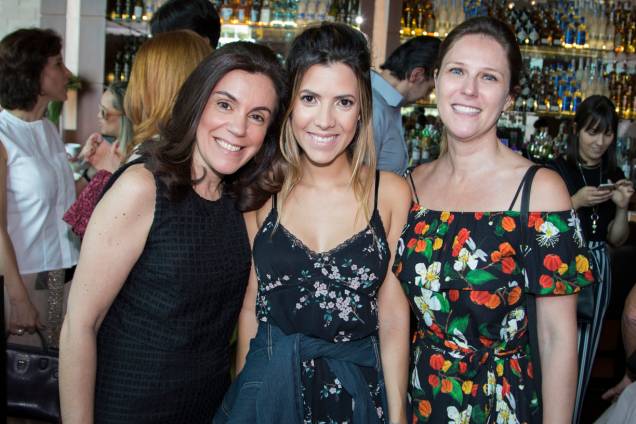 Ana Cristina, Thais Schreiner, editora de beleza da ESTILo, e Luiza Ferrez, RP da Granado Ana Cristina, Thais Schreiner, editora de beleza da ESTILo, e Luiza Ferrez, RP da Granado