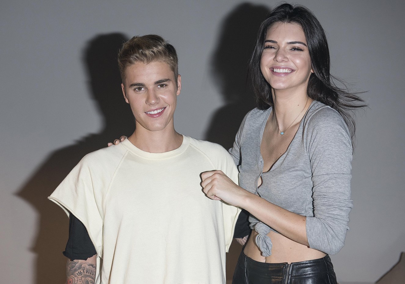 Justin Bieber, Kendall Jenner e Helena Bordon em evento da Calvin Klein