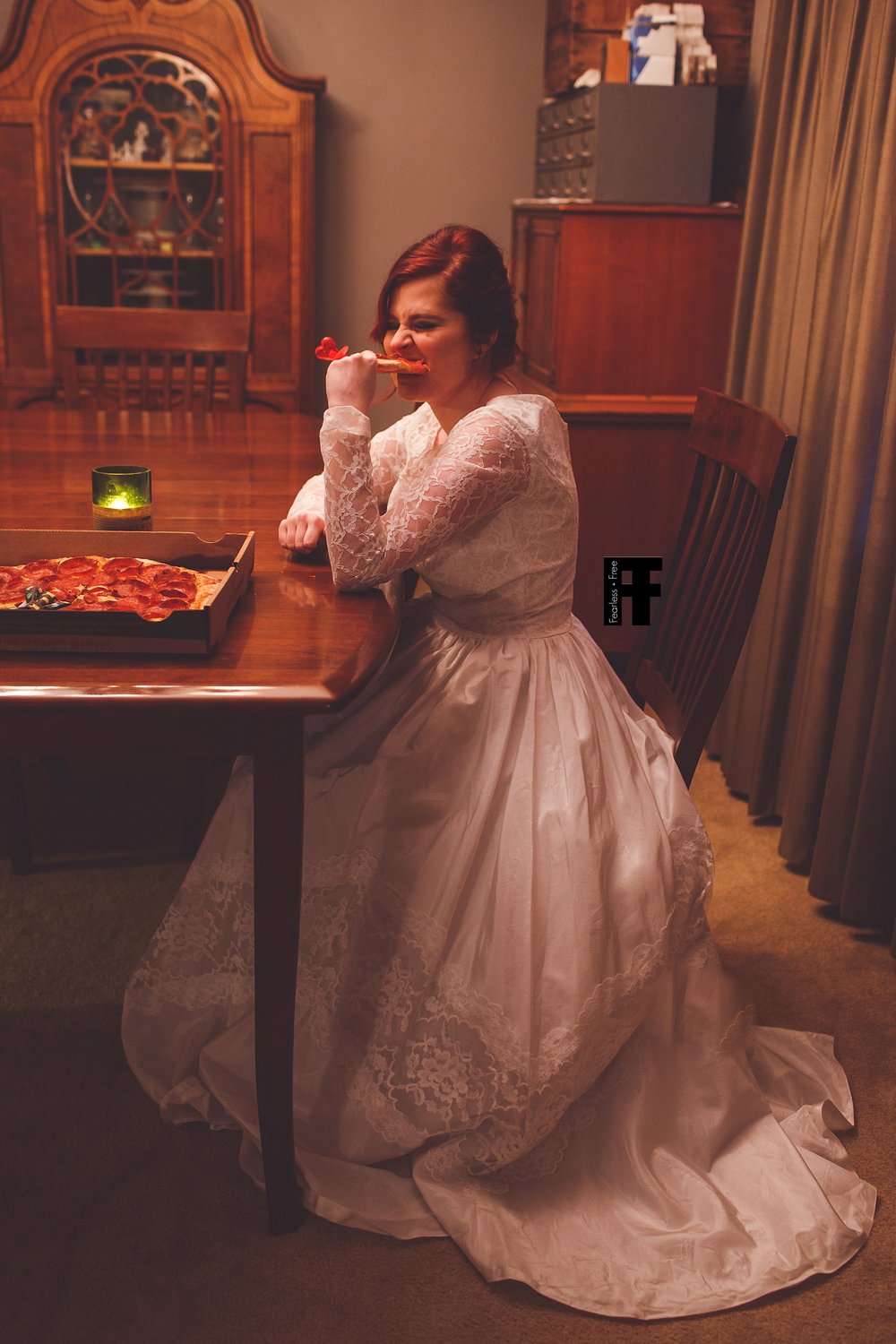 fearlessfreeseniors-columbus-ohio-senior-photographer-pizza-bride-girl-marries-pizza-eats-pizza-1 fearlessfreeseniors-columbus-ohio-senior-photographer-pizza-bride-girl-marries-pizza-eats-pizza-1