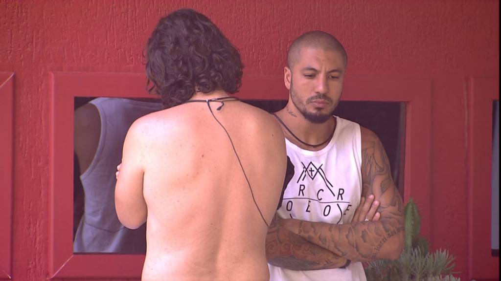 Fernando define situação na casa após paredão: “proporção de guerra”