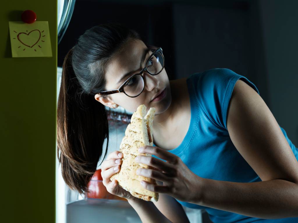 Fome emocional – comer escondido Fome emocional – comer escondido