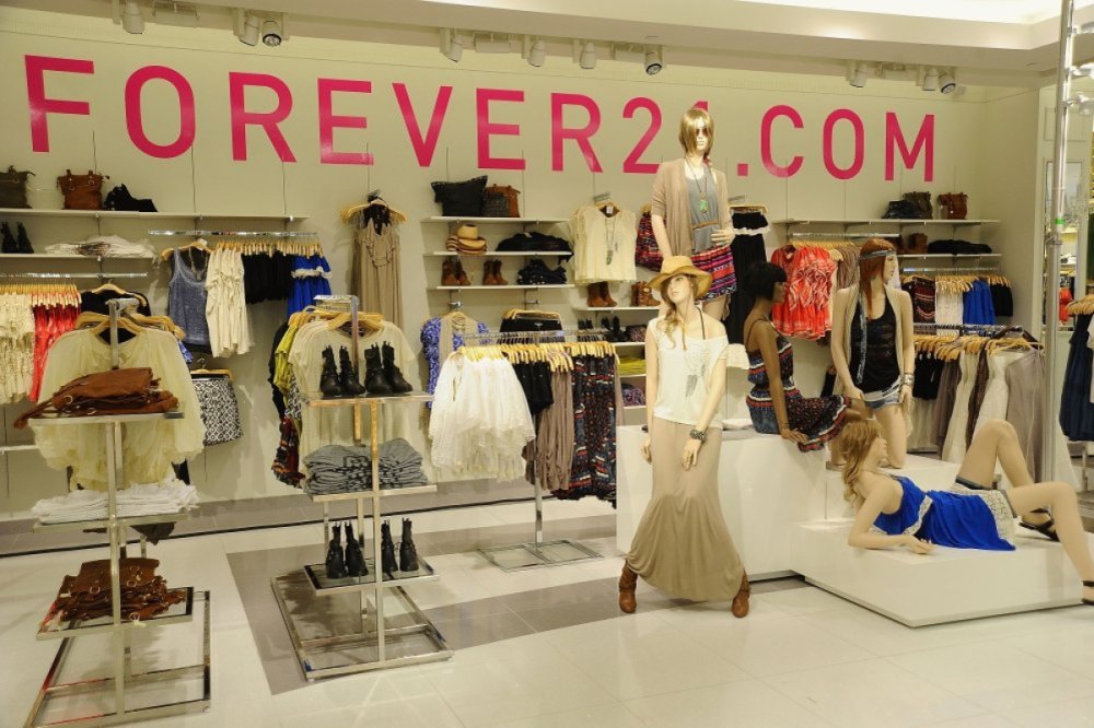 Forever 21 se expande no Brasil com a abertura da sua maior loja em BH,  forever 21 brasil 