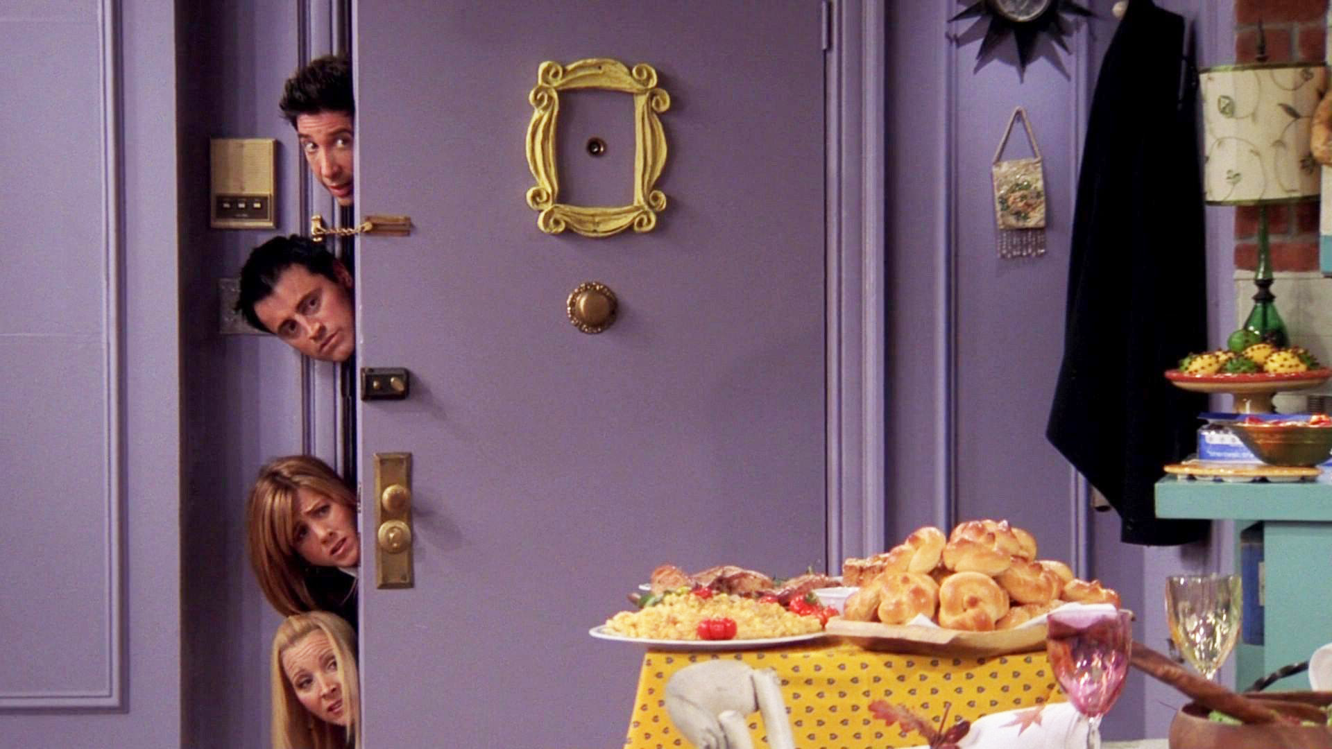 Foi revelado o motivo pelo qual o apartamento da Monica é roxo | CLAUDIA