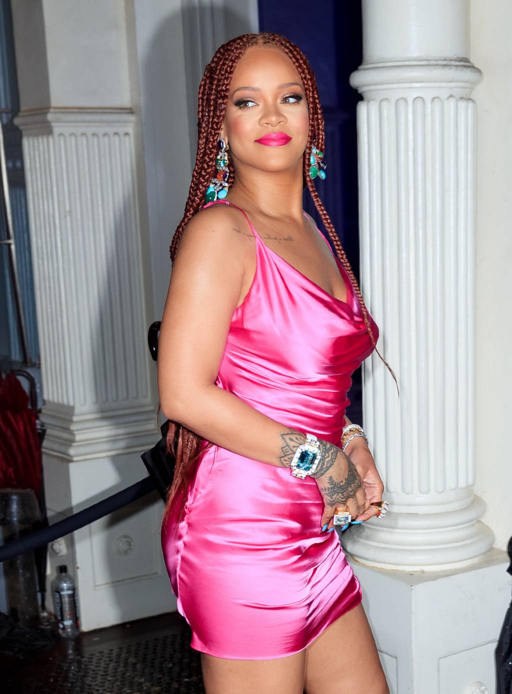 look-cor-de-rosa-rihanna Celebrity Sightings In New York City – June 18, 2019