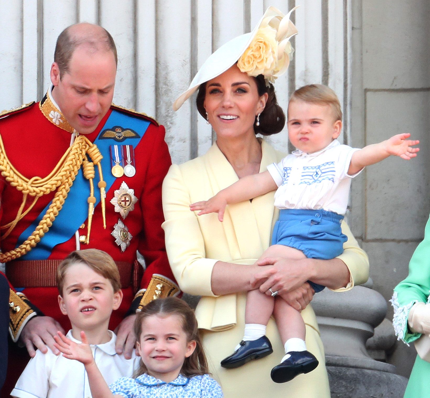 Príncipe William, Kate Middleton e família real no Trooping the Colour 2019.