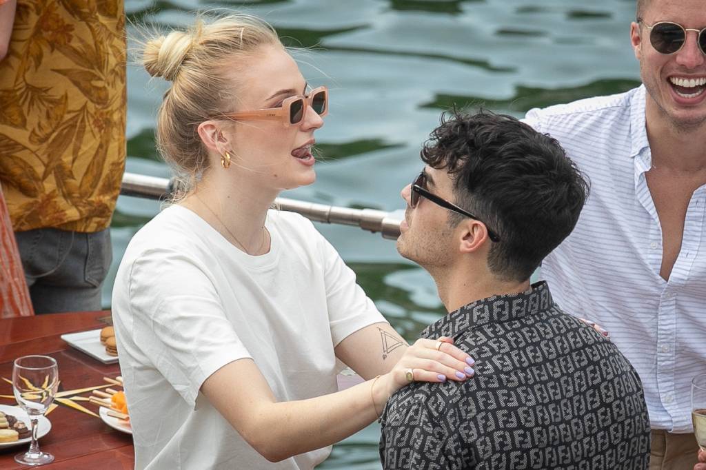 Sophie Turner e Joe Jonas Celebrity Sightings In Paris – June 24, 2019