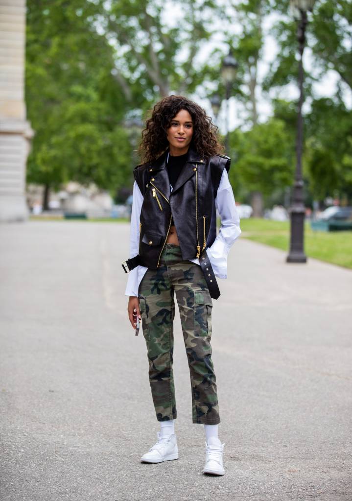 Cindy Bruna- Street Style – Semana de Alta-Costura de Paris 2019/2020 Cindy Bruna- Street Style – Semana de Alta-Costura de Paris 2019/2020