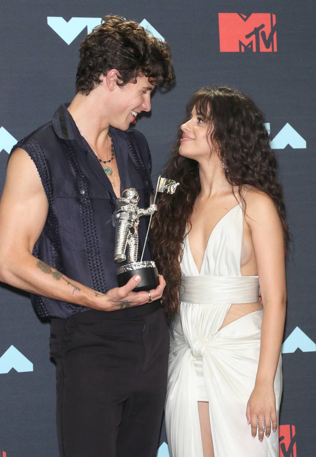 Ninguém estava preparado para o beijo de Shawn Mendes e Camila Cabello
