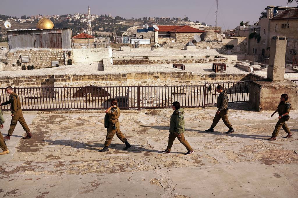 Jerusalem: Tensions And Rituals In A Divided City Jerusalem: Tensions And Rituals In A Divided City