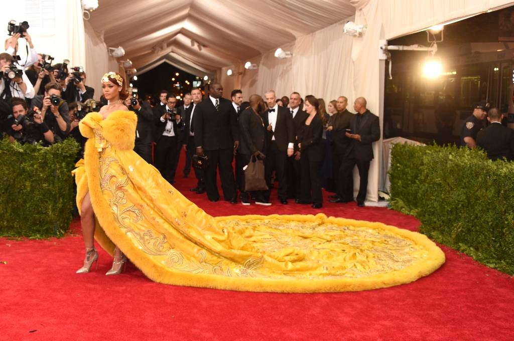 Looks Rihanna MET Gala