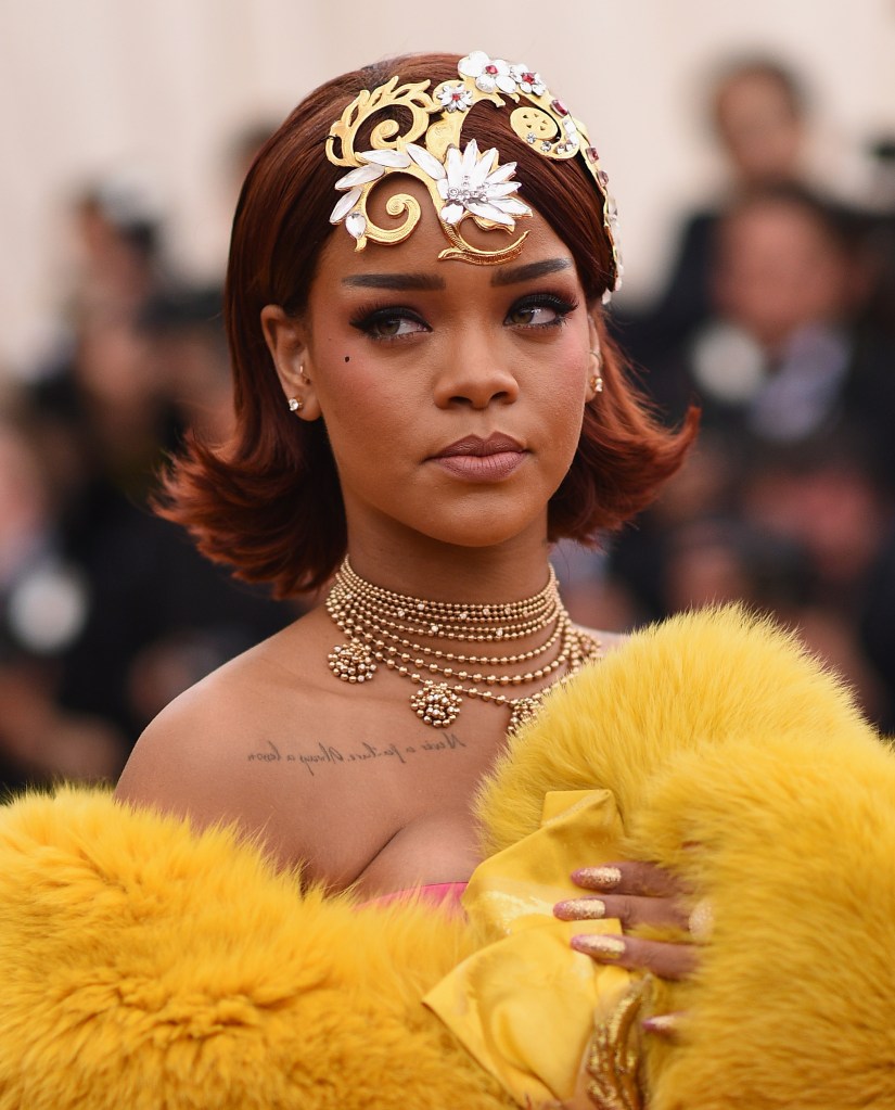 Looks Rihanna MET Gala