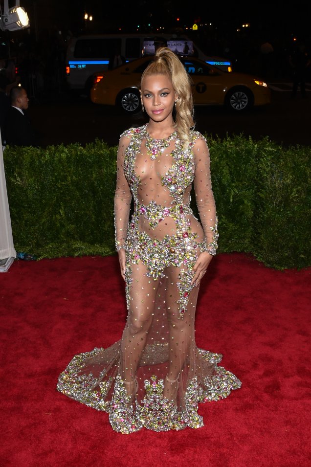 <strong>Beyoncé</strong> no baile do Metropolitan em 2015 <strong>Beyoncé</strong> no baile do Metropolitan em 2015