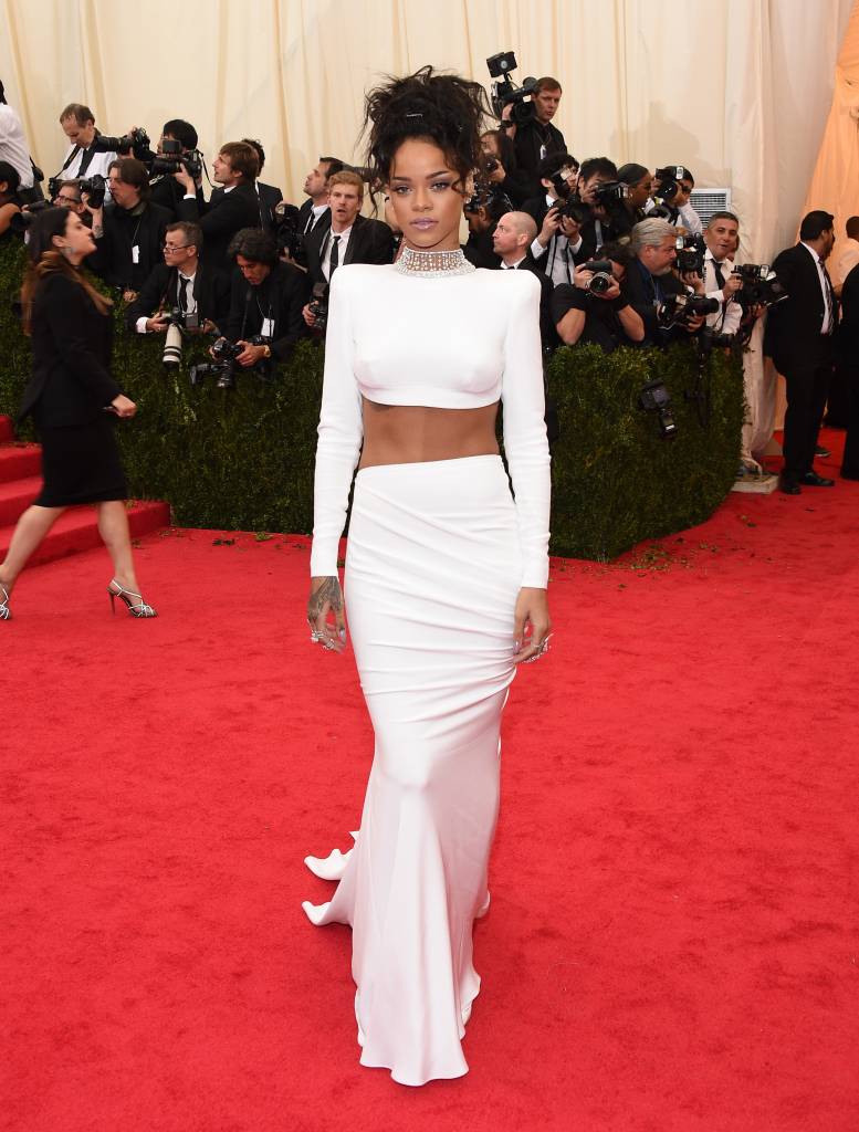 Looks Rihanna MET Gala