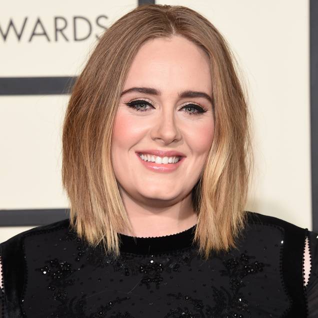 <strong>Adele</strong> // Delineado gatinho bem grosso, sombra bege e gloss incolor. <strong>Adele</strong> // Delineado gatinho bem grosso, sombra bege e gloss incolor.