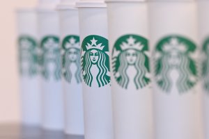 Starbucks vai dar café de graça nesta terça-feira