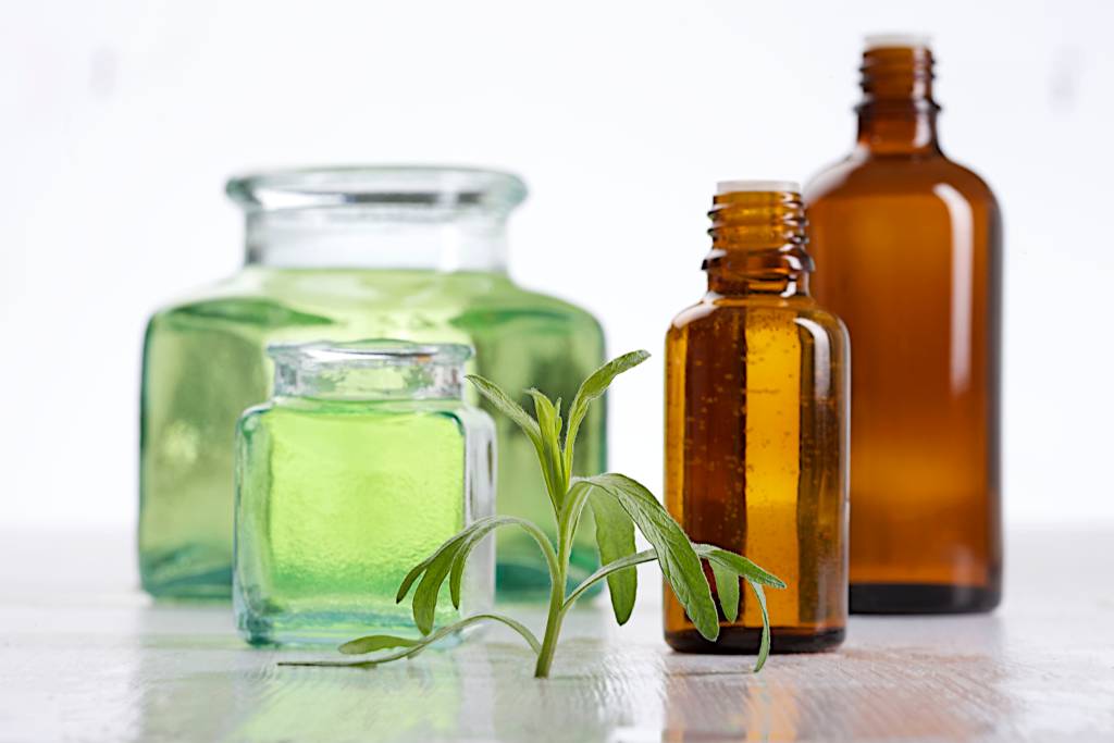 Conheça todo o poder dos óleos naturais para tratar seus cabelos