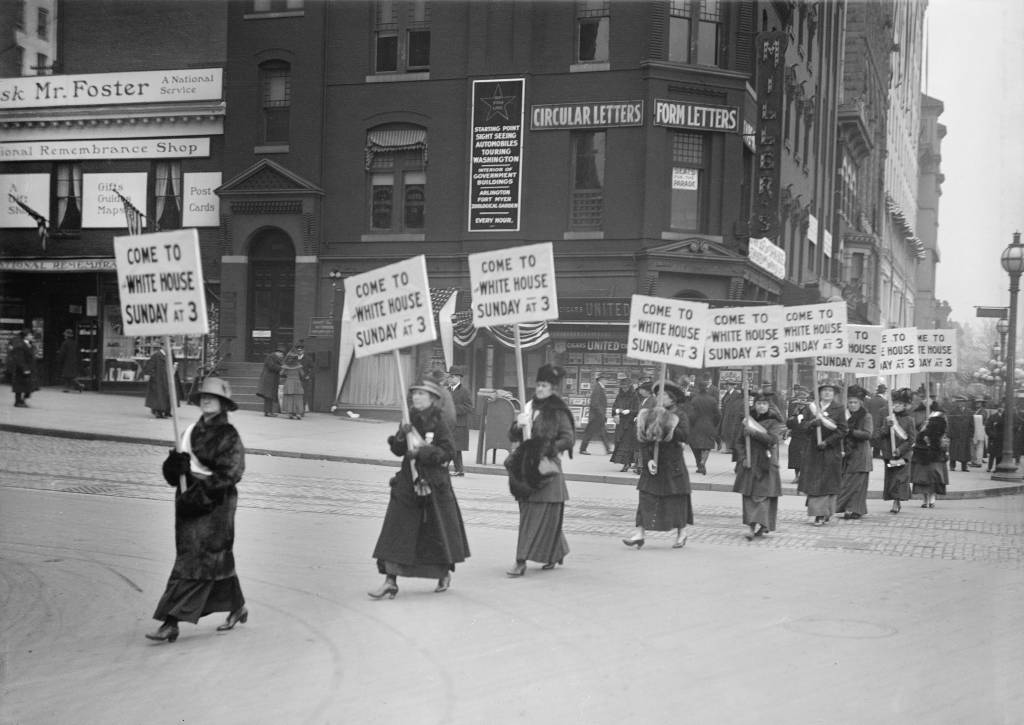 Suffragettes Marching with Signs, Washington DC, USA, circa 1917 Suffragettes Marching with Signs, Washington DC, USA, circa 1917