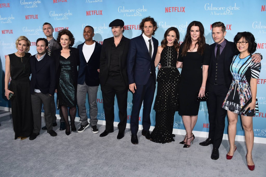 LOS ANGELES, CA - NOVEMBER 18: (L-R) "Gilmore Girls: A Year In The Life" Cast - Liza Well, Danny Strong, Sean Gunn, Kelly Bishop, Yanic Truesdale, Scott Patterson, Tanc Sade, Alexis Bledel, Lauren Graham, Matt Czuchry and Keiko Agena attend the premiere of Netflix's "Gilmore Girls: A Year In The Life" at the Regency Bruin Theatre on November 18, 2016 in Los Angeles, California. (Photo by Alberto E. Rodriguez/Getty Images)