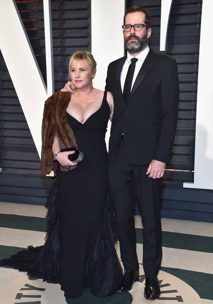 <strong>Patricia Arquette</strong> veste<strong> Martha Medeiros</strong>. Melhor atriz coadjuvante em 2015 por <em>Boyhood</em>, a atriz norte-americana marcou presença na festa pós-Oscar promovida pela <em>Vanity Fair</em> vestindo um longo preto com renda nas laterais.