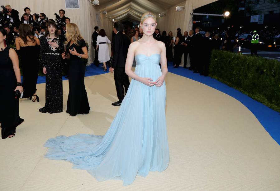 Elle Fanning, de Miu Miu.