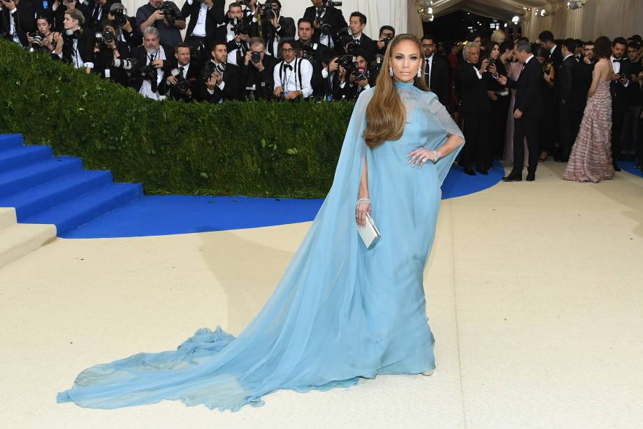 Jennifer Lopez, de Valentino.