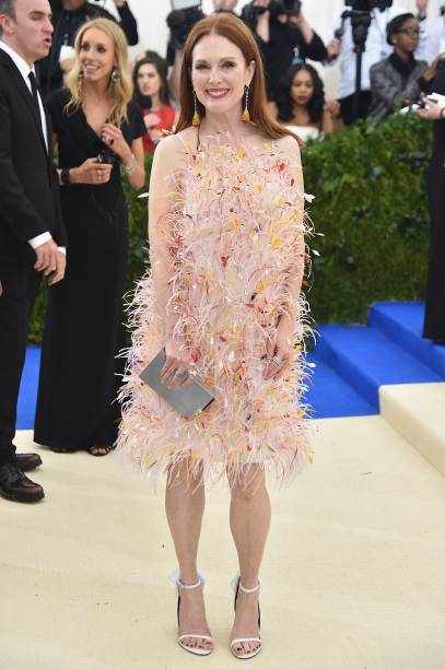 Julianne Moore, de Calvin Klein.