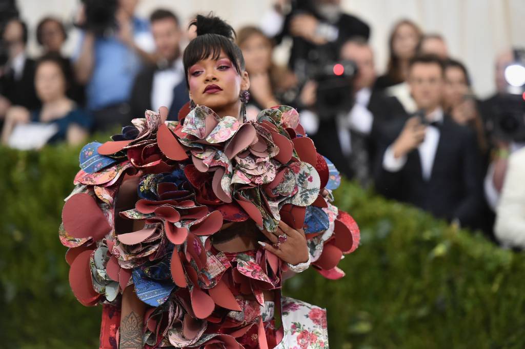 Looks Rihanna MET Gala