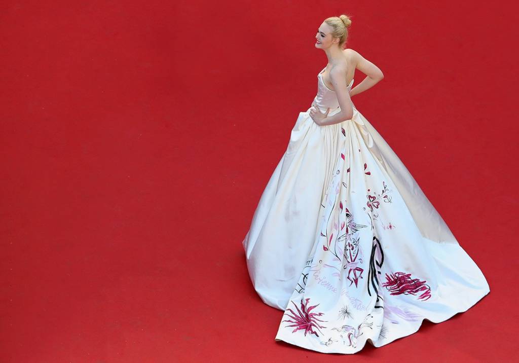Todos os vestidos poderosos de Elle Fanning em Cannes