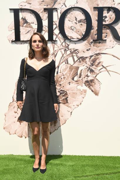 <strong>Nathalie Portman</strong> no desfile da <strong>Dior</strong>.