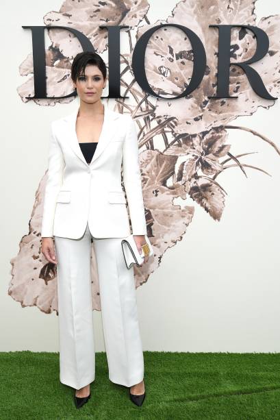 <strong>Gemma Arterton</strong> no desfile da <strong>Dior</strong>.