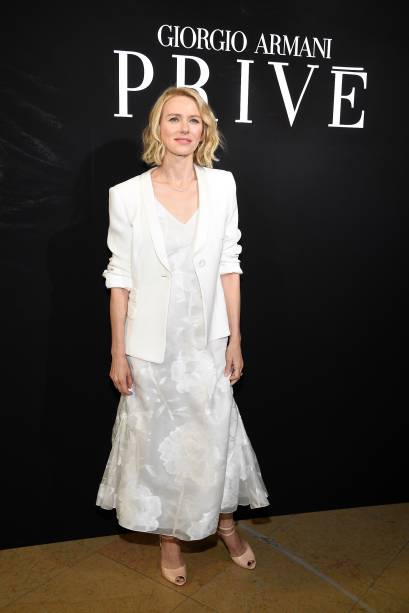 <strong>Naomi Watts</strong> no desfile da <strong>Armani Prive</strong>.