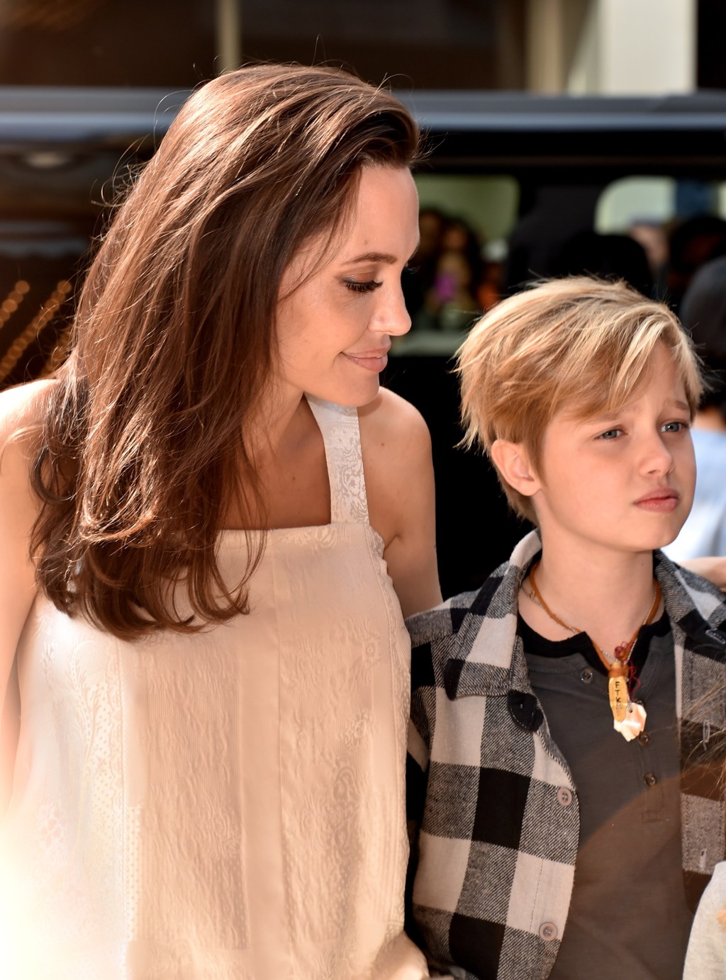 Angelina Jolie e seus filhos, em Toronto