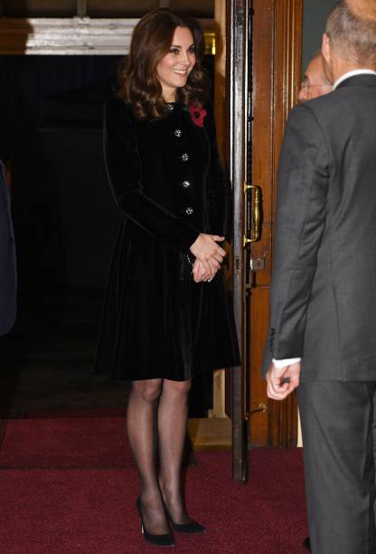 <strong>12 de novembro de 2017 </strong>-<strong> </strong><span>Kate elegeu um look sóbrio para ir ao Remembrance Sunday memorial, em Londres, evento que honra todas as pessoas que morreram na guerra.</span> <strong>12 de novembro de 2017 </strong>-<strong> </strong><span>Kate elegeu um look sóbrio para ir ao Remembrance Sunday memorial, em Londres, evento que honra todas as pessoas que morreram na guerra.</span>
