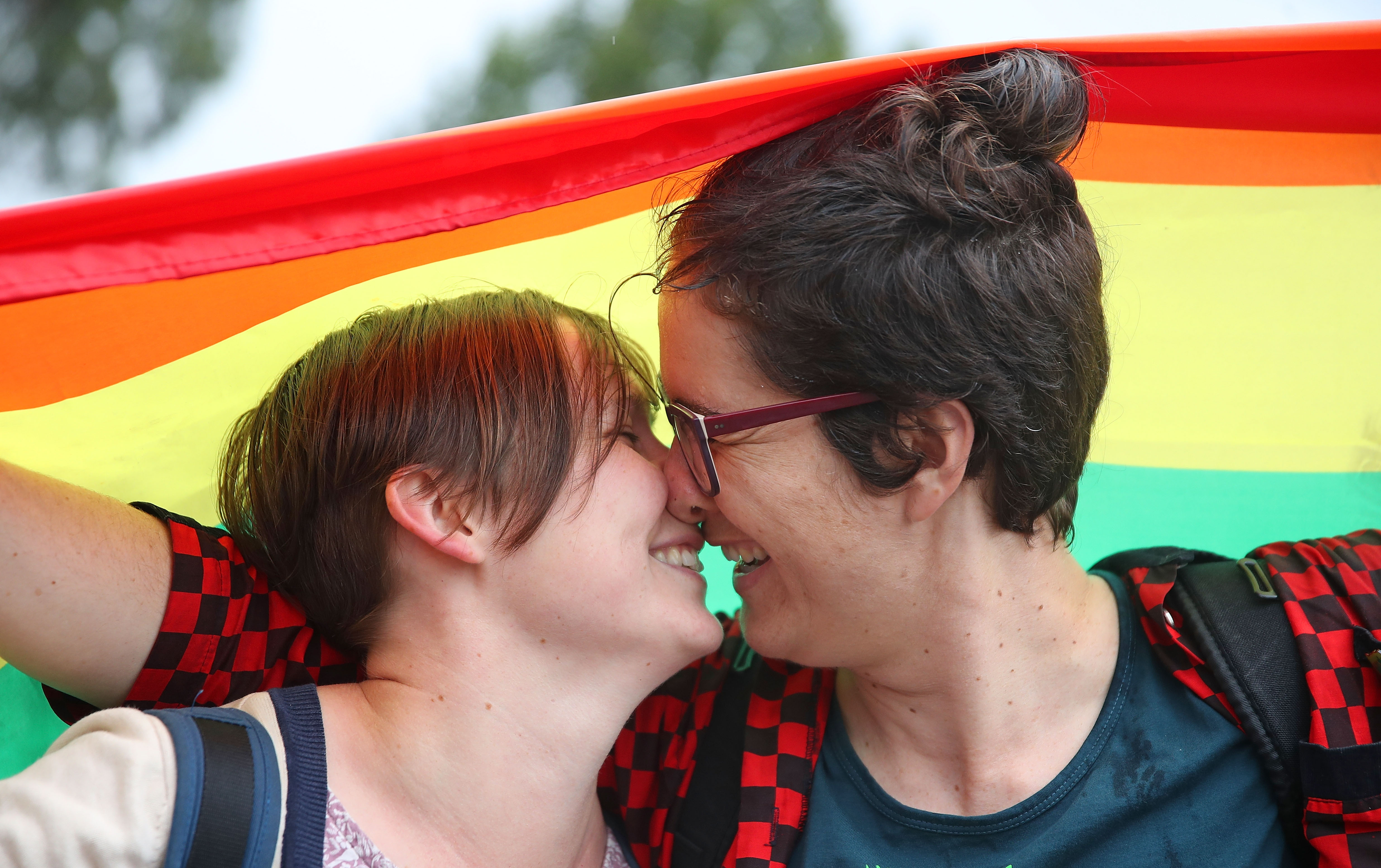 Australian kiss. Австралия ЛГБТ. Австралийский поцелуй фото. Поцелуй по австралийски. Австралии поцелуй.