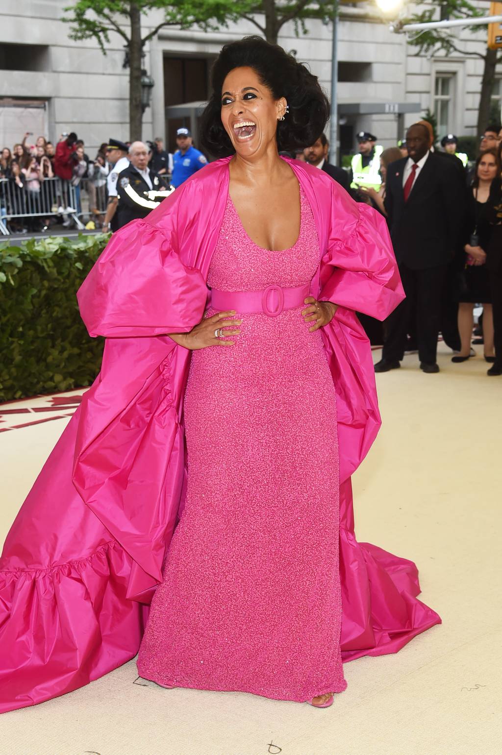 Vestidos de festa cor-de-rosa Heavenly Bodies: Fashion & The Catholic Imagination Costume Institute Gala – Arrivals