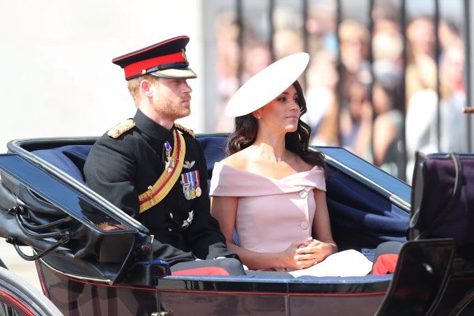 Príncipe Harry e Meghan Markle em evento Trooping the Colour