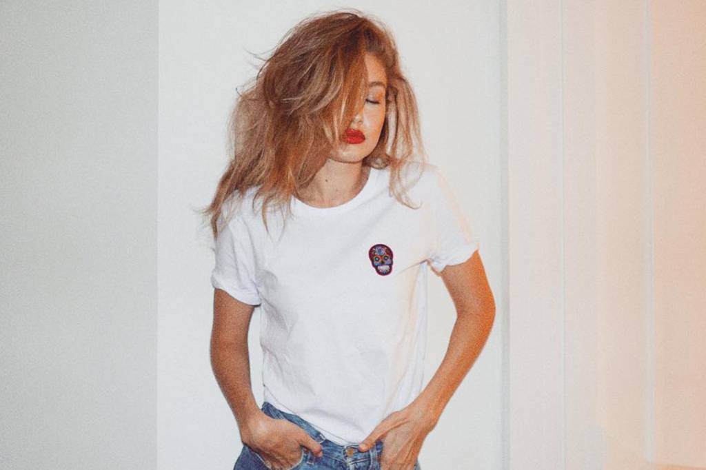 Gigi Hadid usa a calça jeans favorita dela até em eventos “chiques”