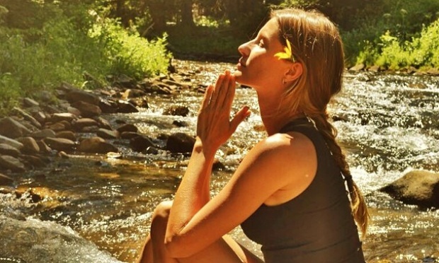 Gisele Bündchen publica foto com a filha Vivian em lago Gisele Bündchen publica foto com a filha Vivian em lago