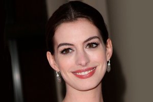 guess_anne_hathaway-1