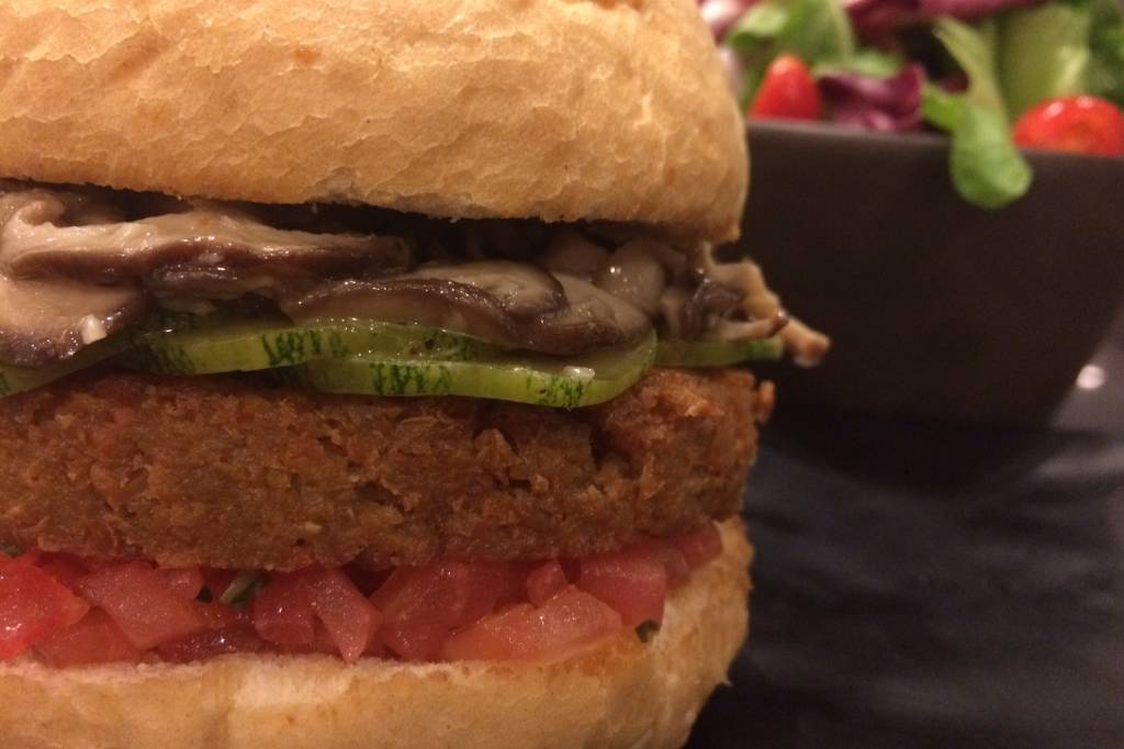 Hambúrguer vegano de grão-de-bico