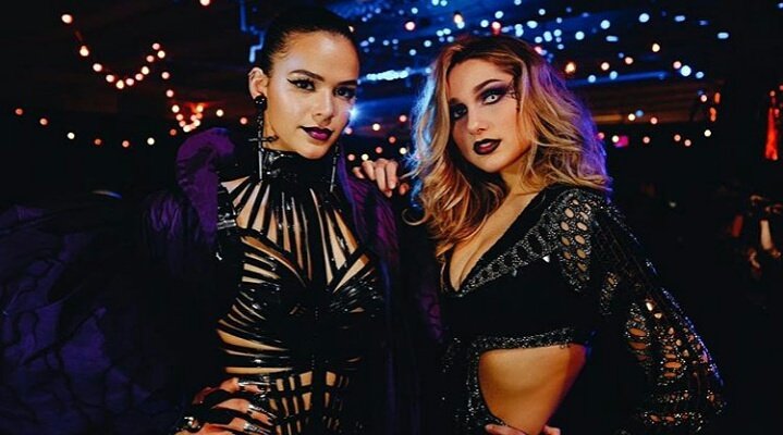 As fantasias poderosas das famosas na festa de Halloween da amfAR